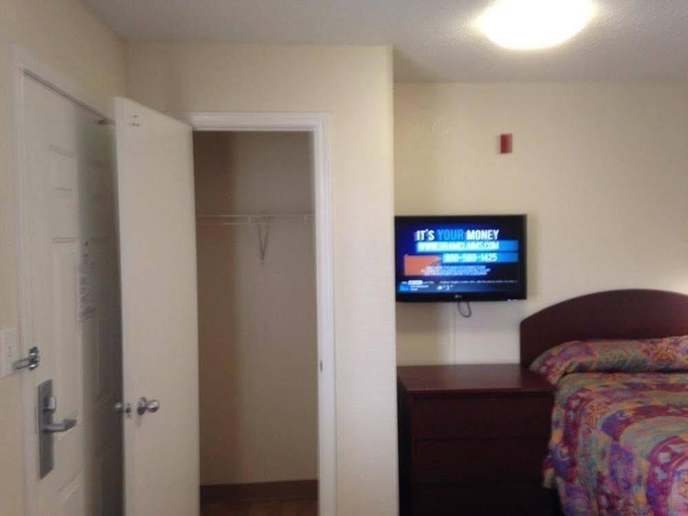 Intown Suites Extended Stay San Antonio Tx - Nacogdoches Road ภายนอก รูปภาพ